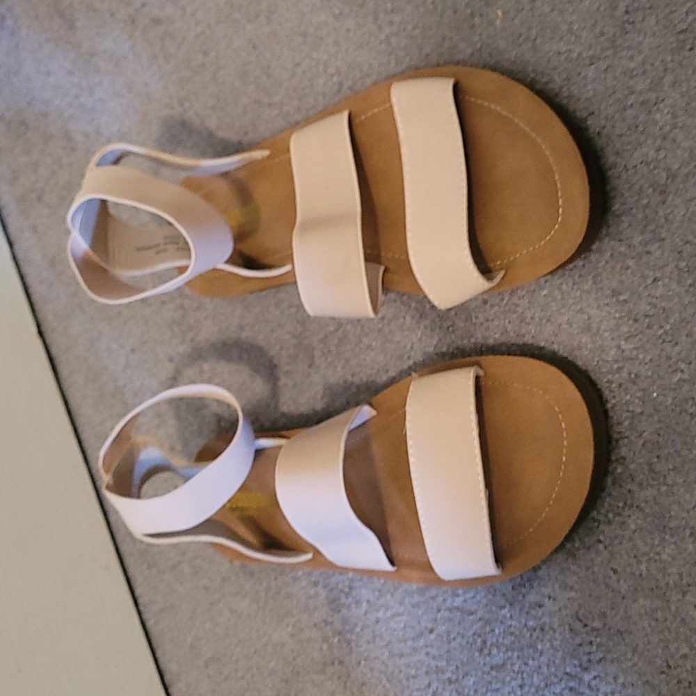 Women's size 10 Cushionaire Sandals